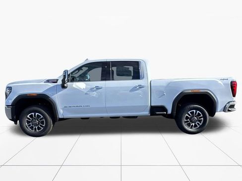 New 2026 GMC Sierra 2500 SLT AWD/4WD image 2