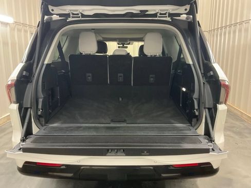 Used 2025 Lincoln Navigator L Reserve AWD/4WD image 27