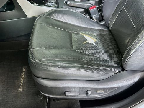 Used 2014 Hyundai Elantra GT w/ Option Group 03 image 9