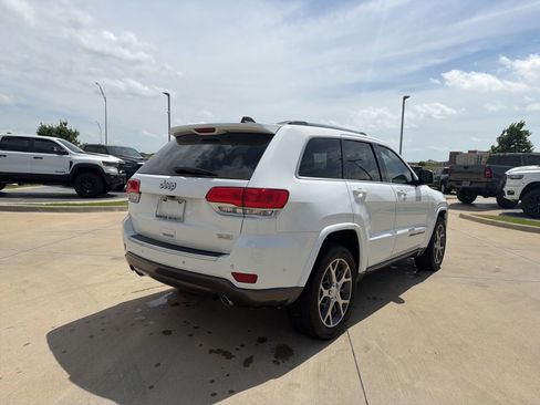 Used 2018 Jeep Grand Cherokee Limited RWD image 6