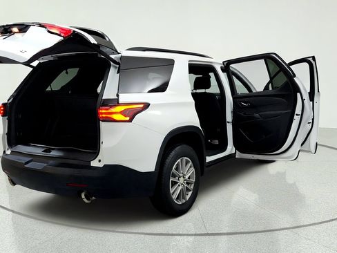 Used 2024 Chevrolet Traverse LT FWD image 12