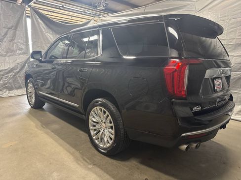 Used 2021 GMC Yukon Denali w/ Denali Premium Package AWD/4WD image 3