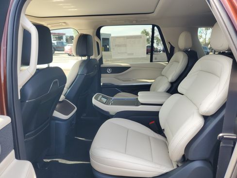 New 2027 Lincoln Navigator L Reserve AWD/4WD image 27