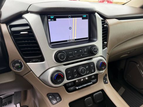Used 2019 GMC Yukon XL SLT w/ Premium Edition image 19