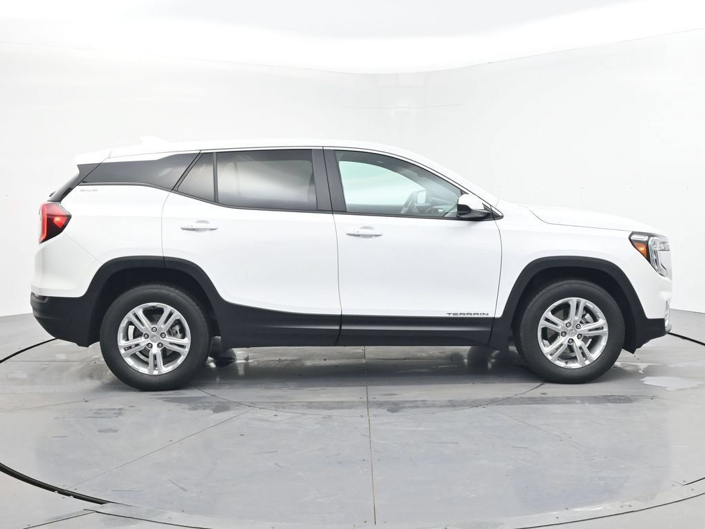 Used 2024 GMC Terrain SLE AWD/4WD image 8