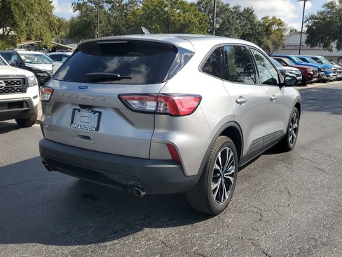 Used 2022 Ford Escape SE w/ SE Sport Appearance Package image 7