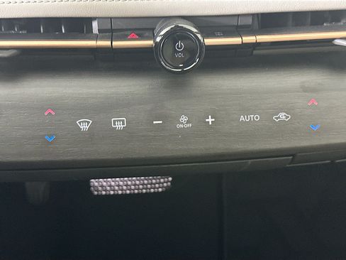 Used 2023 Nissan Ariya FWD image 24
