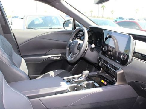 Certified 2024 Lexus RX 350 FWD w/ Technology Package image 5