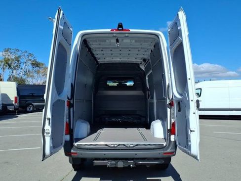 New 2026 Mercedes-Benz Sprinter 2500 image 21