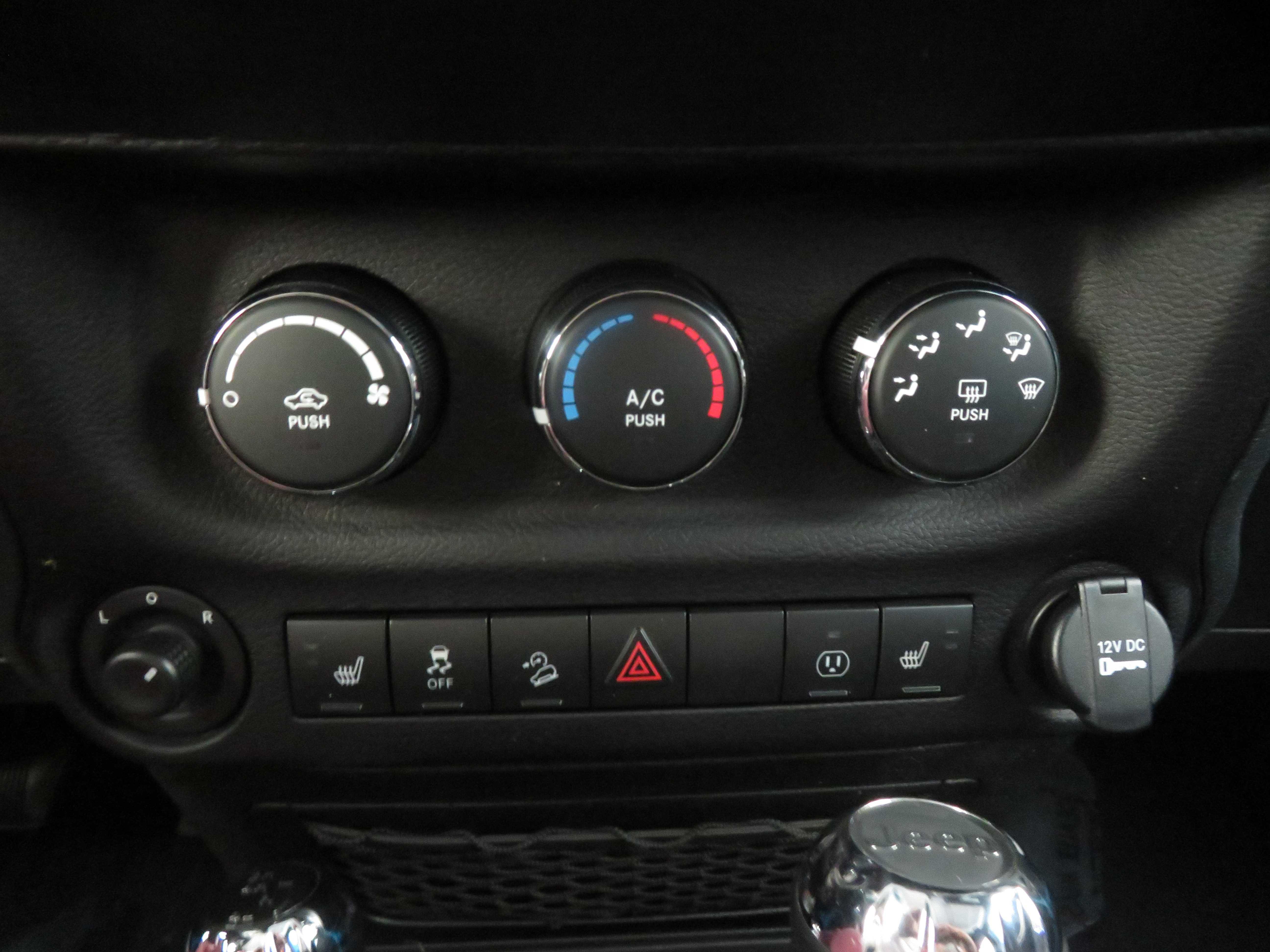 Used 2017 Jeep Wrangler Unlimited Sahara w/ Dual Top Group AWD/4WD image 39