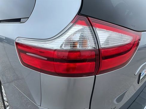 Used 2017 Toyota Sienna XLE w/ XLE Navigation Package image 11