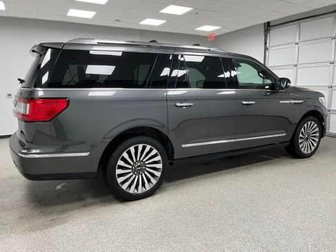 Used 2018 Lincoln Navigator L Reserve AWD/4WD image 11