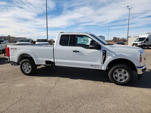 New 2026 Ford F250 XLT image 5