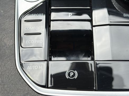 Used 2024 BMW X5 sDrive40i w/ Premium Package RWD image 8