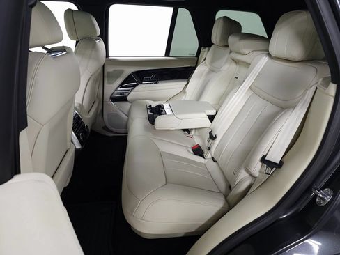 Certified 2025 Land Rover Range Rover SE AWD/4WD image 38
