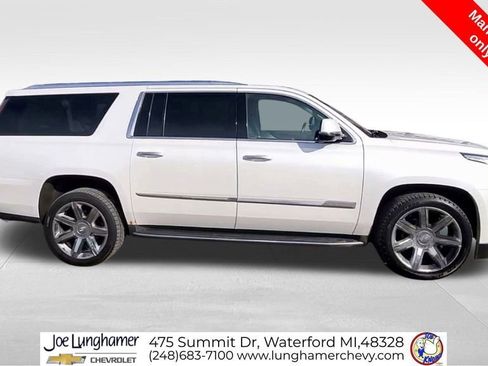 Certified 2016 Cadillac Escalade ESV Luxury image 9