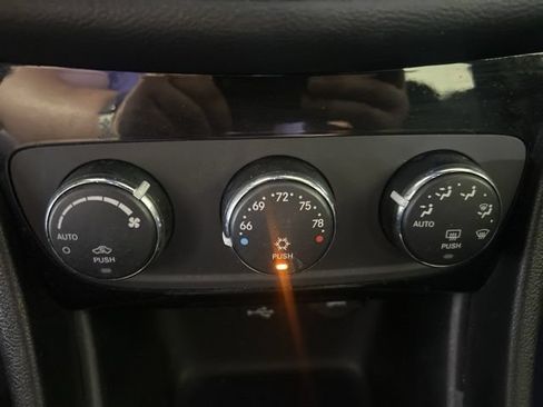 Used 2013 Chrysler 200 Touring w/ Cold Weather Group FWD image 16