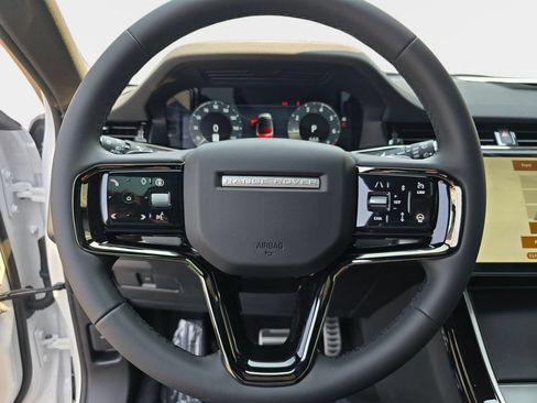 New 2026 Land Rover Range Rover Evoque Hoxton AWD/4WD image 16