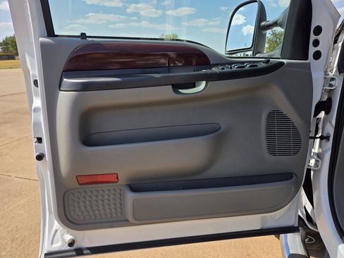 Used 2006 Ford F350 King Ranch AWD/4WD image 13