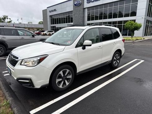 Used 2017 Subaru Forester 2.5i Premium AWD/4WD image 12