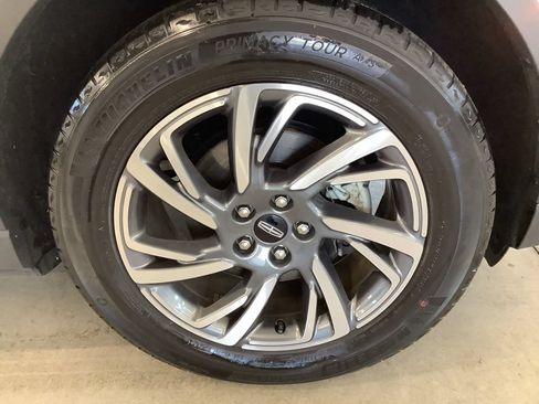 Used 2023 Lincoln Corsair AWD w/ Equipment Group 101A image 24