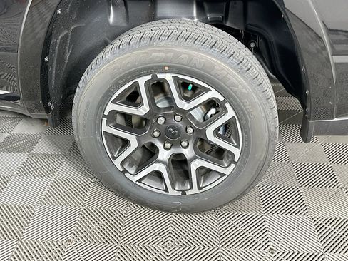 New 2026 RAM 1500 Laramie AWD/4WD image 39