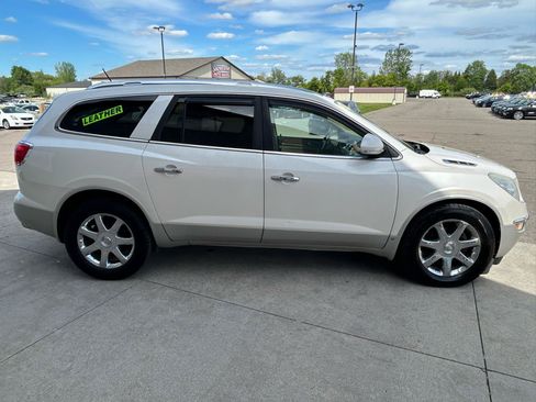 Used 2010 Buick Enclave CXL w/ Trailering Provision Package AWD/4WD image 4