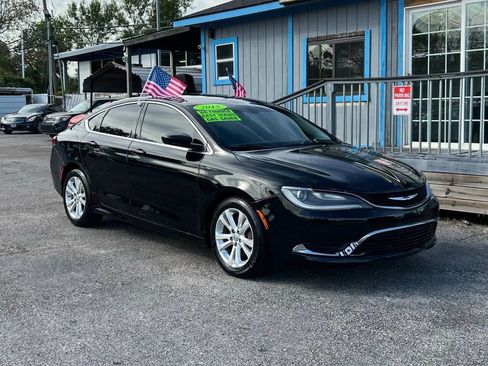Used 2015 Chrysler 200 Limited image 4
