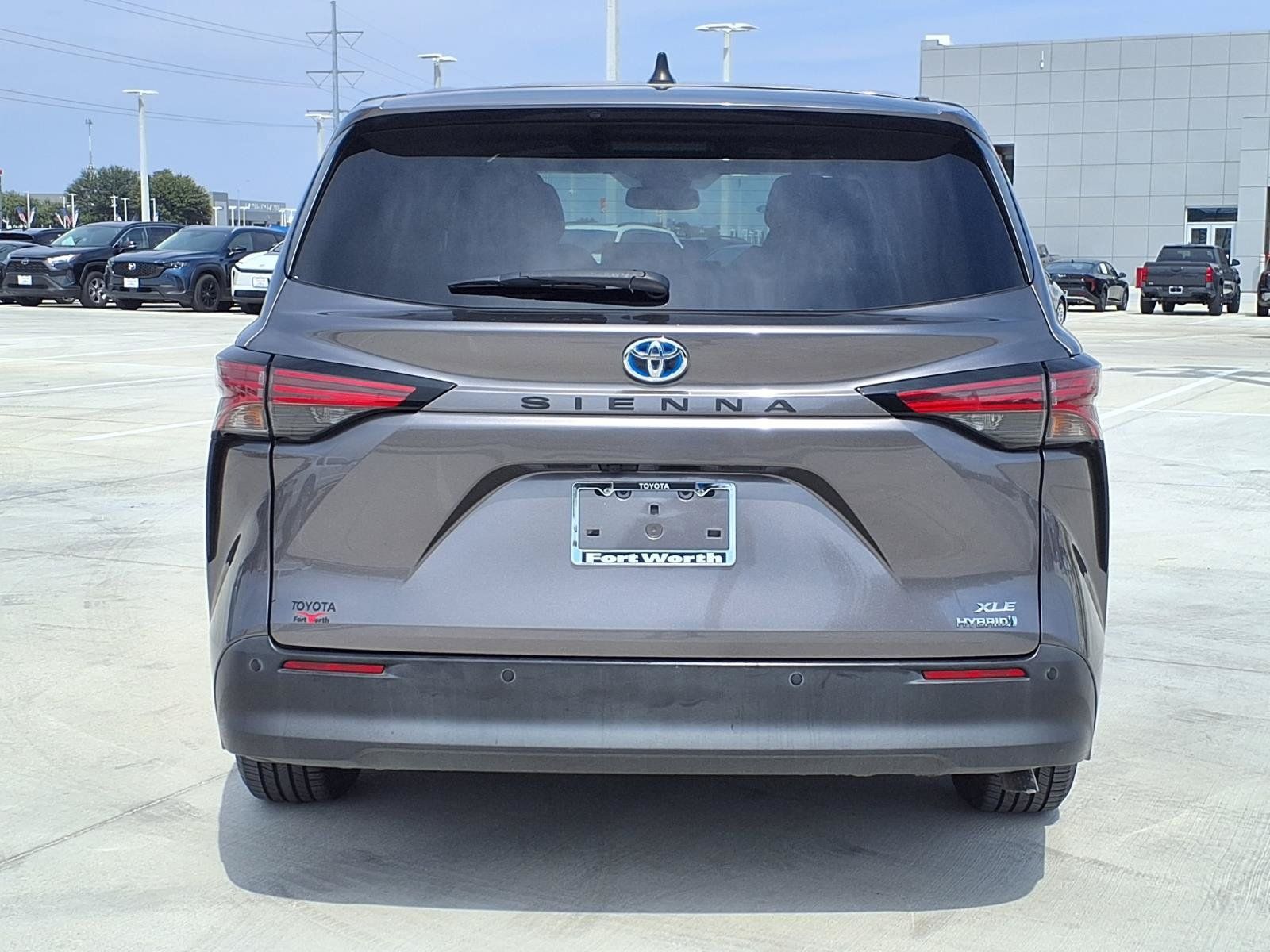 Used 2022 Toyota Sienna XLE FWD image 8