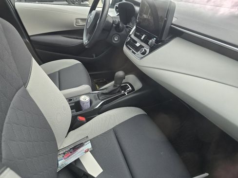 Used 2023 Toyota Corolla LE image 17