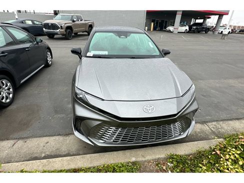 Used 2025 Toyota Camry XSE FWD image 3