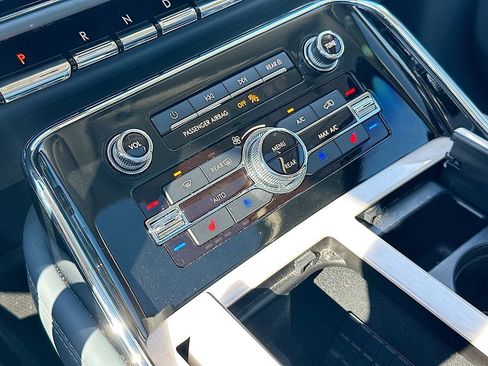 Used 2022 Lincoln Navigator L Black Label image 14