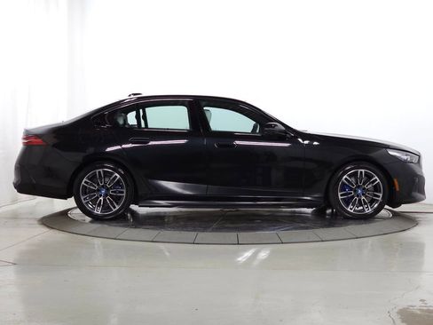 Used 2025 BMW 550e xDrive w/ Executive Package image 11