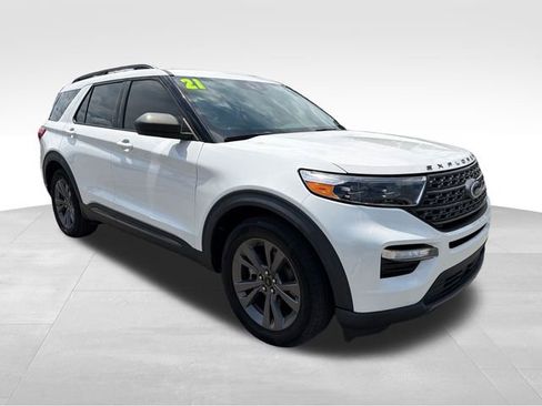 Used 2021 Ford Explorer XLT w/ Equipment Group 202A AWD/4WD image 1
