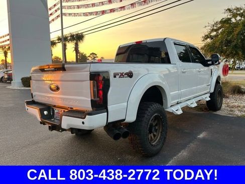Used 2018 Ford F250 Lariat w/ Lariat Value Package AWD/4WD image 3