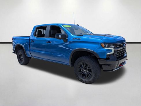Used 2023 Chevrolet Silverado 1500 ZR2 w/ Technology Package AWD/4WD image 2