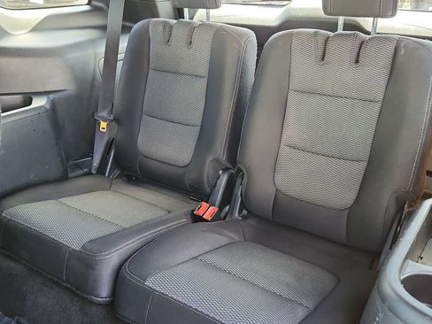 Used 2017 Ford Explorer XLT AWD/4WD image 10