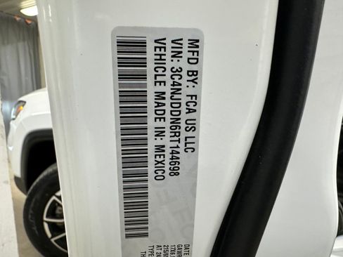 Used 2024 Jeep Compass Trailhawk AWD/4WD image 37