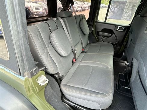 Used 2024 Jeep Wrangler Unlimited image 25