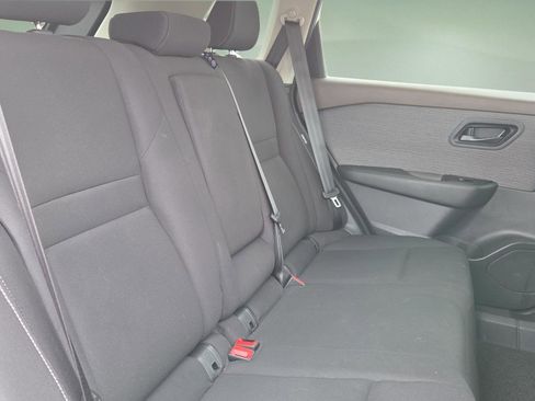 Used 2023 Nissan Rogue S image 18