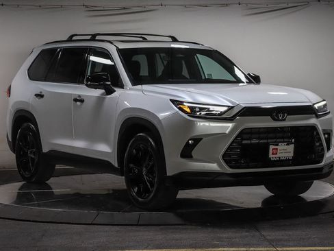 Certified 2025 Toyota Grand Highlander AWD Hybrid image 6