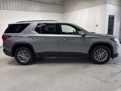 Used 2023 Chevrolet Traverse LT w/ Rear Camera Mirror Package image 8