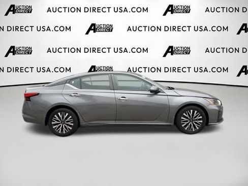 Used 2023 Nissan Altima 2.5 SV FWD image 6