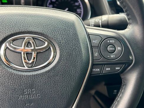 Used 2018 Toyota Camry SE w/ Moonroof Package FWD image 23