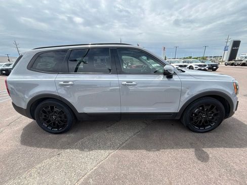 Used 2022 Kia Telluride SX w/ SX Prestige Package AWD/4WD image 4