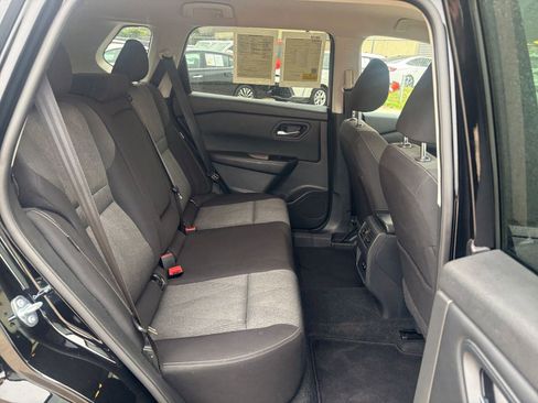 Used 2025 Nissan Rogue SV FWD image 28