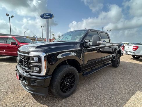 Used 2025 Ford F250 XLT w/ Black Appearance Package AWD/4WD image 3
