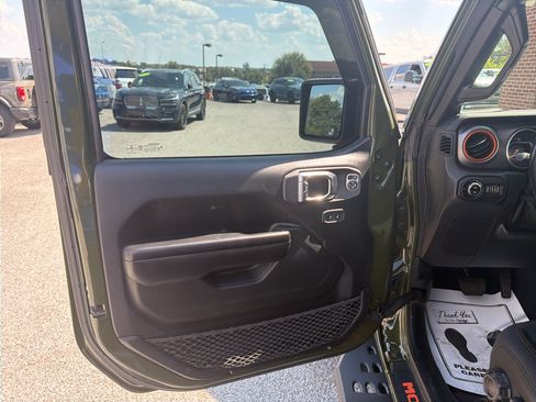 Used 2021 Jeep Gladiator Mojave w/ Trailer Tow Package AWD/4WD image 8