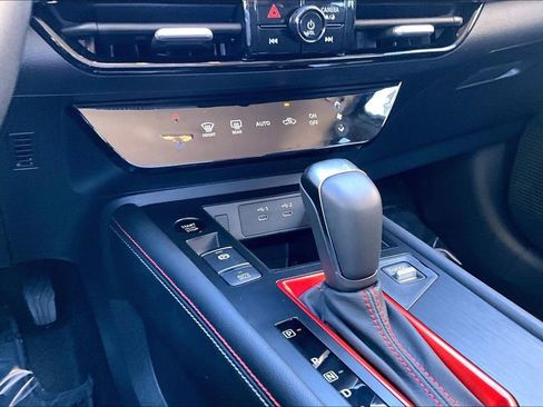 Used 2025 Nissan Kicks SR image 50