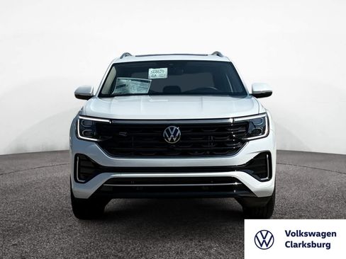 Used 2025 Volkswagen Atlas SEL Premium R-Line image 8